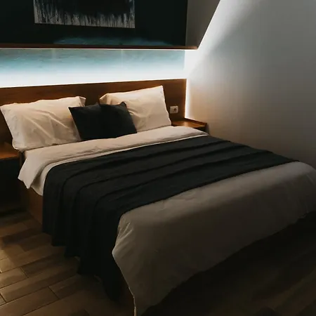 Boulevard Modern Apartmán Tirana
