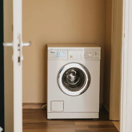 Boulevard Modern Apartment