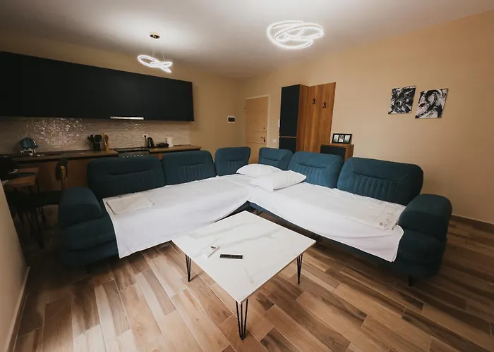 Boulevard Modern * 地拉那